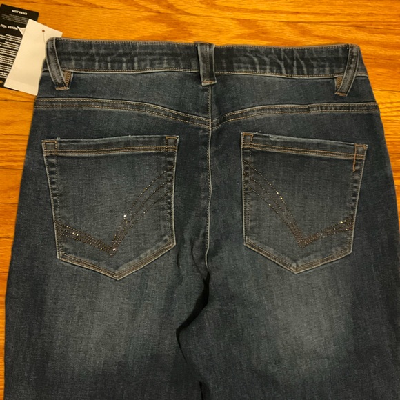 DEMOCRACY NEW SIZE 8 STRAIGHT LEG WITH WASH GREAT JEANS FROM NORDSTROM - Picture 6 of 10